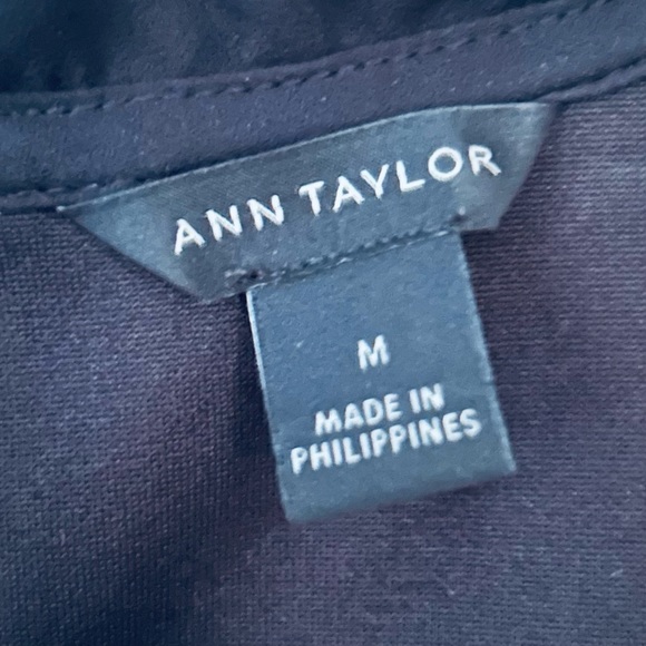 Ann Taylor Black Short Sleeve Ruffleneck Retro 1960s Vintage Vibe Blouse, size M - Picture 3 of 7